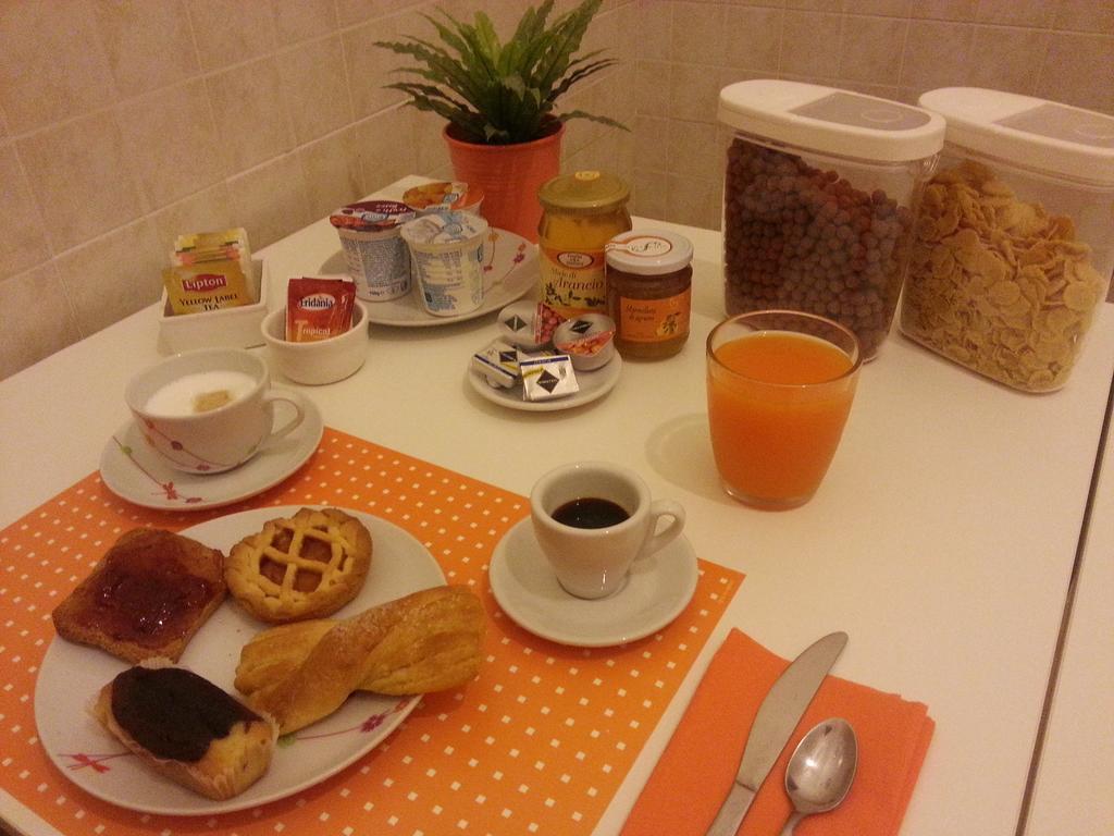 B&B Sunflower Катания Стая снимка